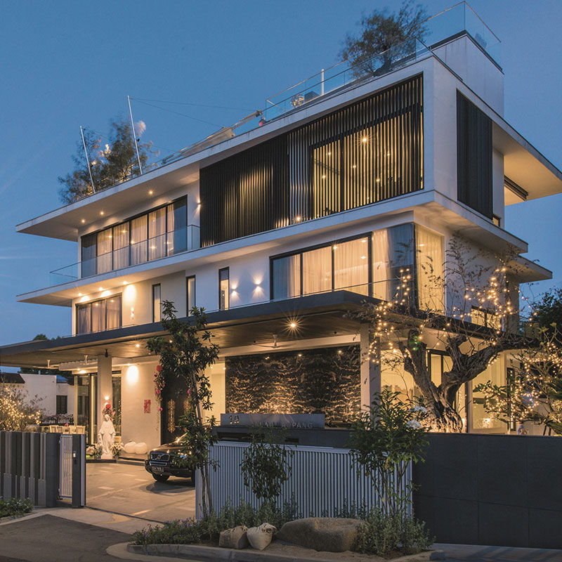 Mistral – Luxury romantic